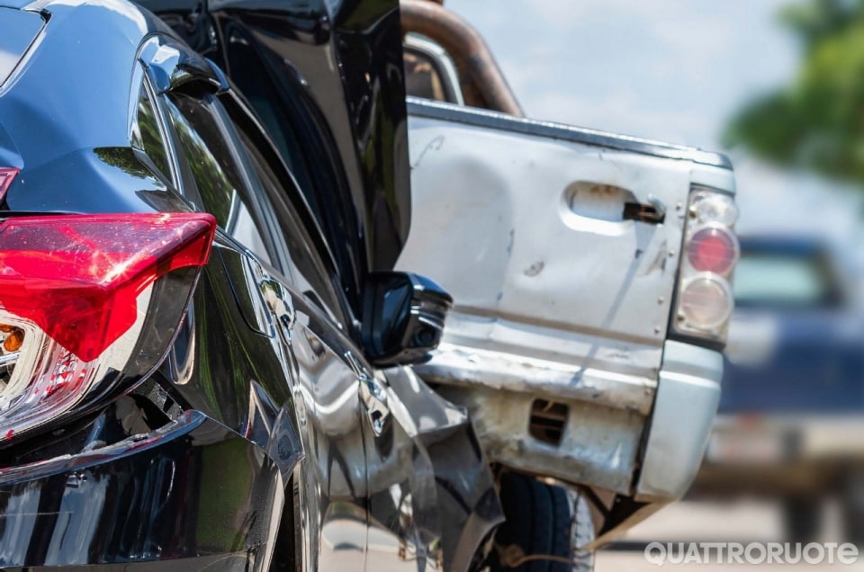 Polizze RC Auto false, prezzi stracciati e trappole online: ecco come difendersi