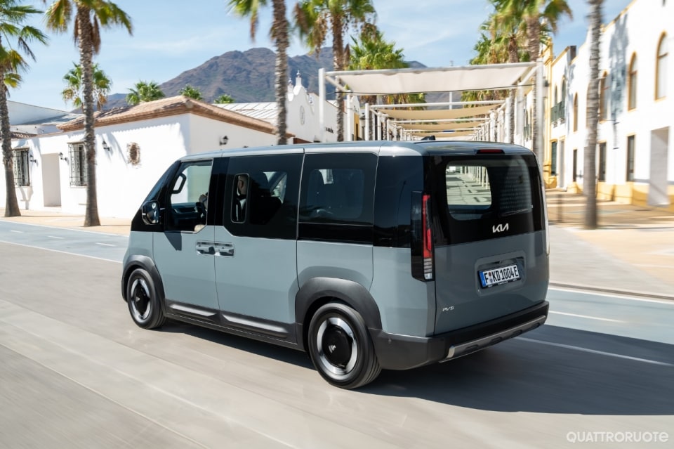 Come va il Kia PV5 Passenger