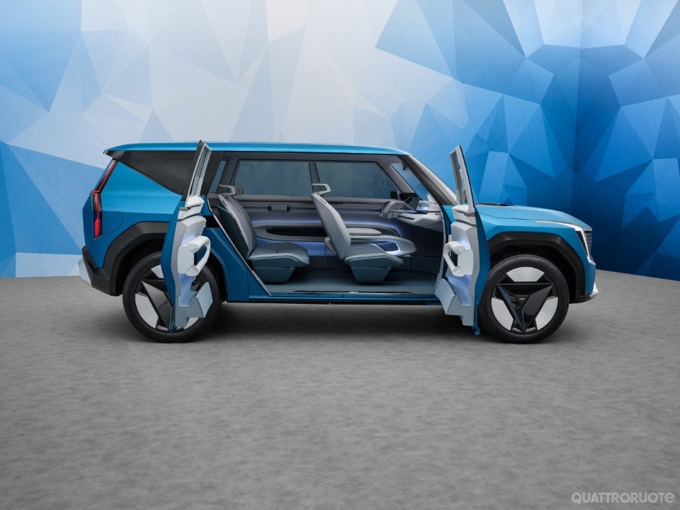 Il prototipo visto dal vivo: ecco come sarà la grande Suv del 2023