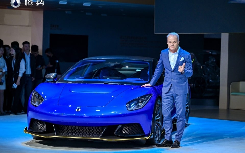 Assalto alla Porsche Taycan (a un prezzo da urlo)