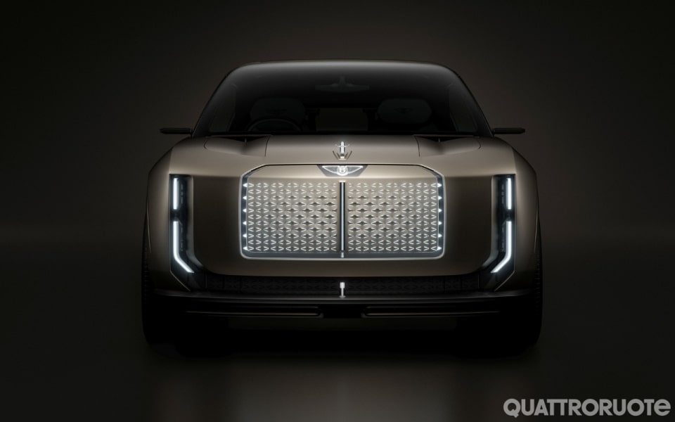 Il futuro (elettrico) della Casa inglese