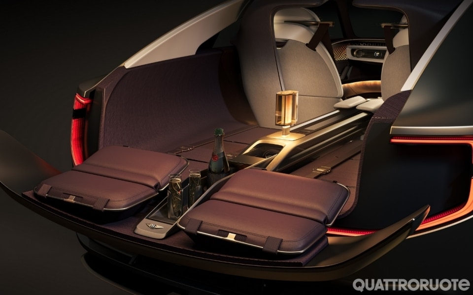 Il futuro (elettrico) della Casa inglese