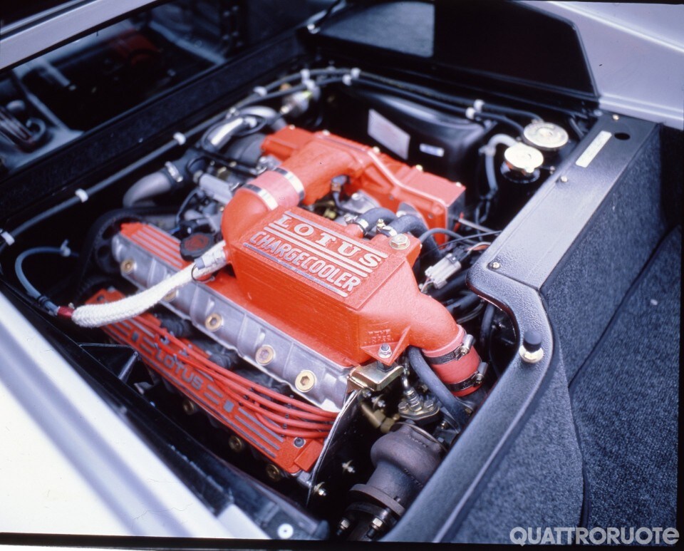 lotus-esprit-turbo_13 lotus-esprit-turbo_13