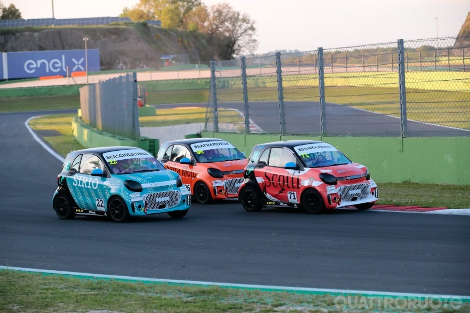 Un mondo di elettrocorse