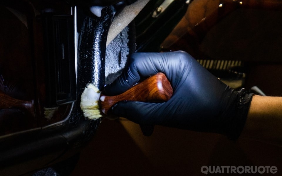 La cura dell'auto diventa un libro