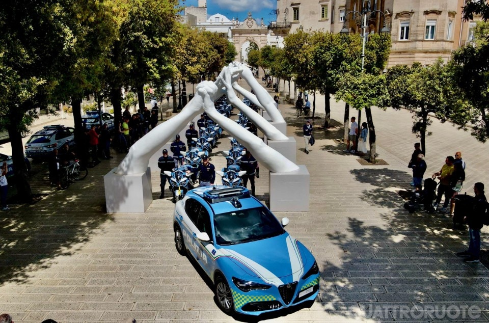 La Stelvio della Polstrada apre la scorta del Giro d’Italia 