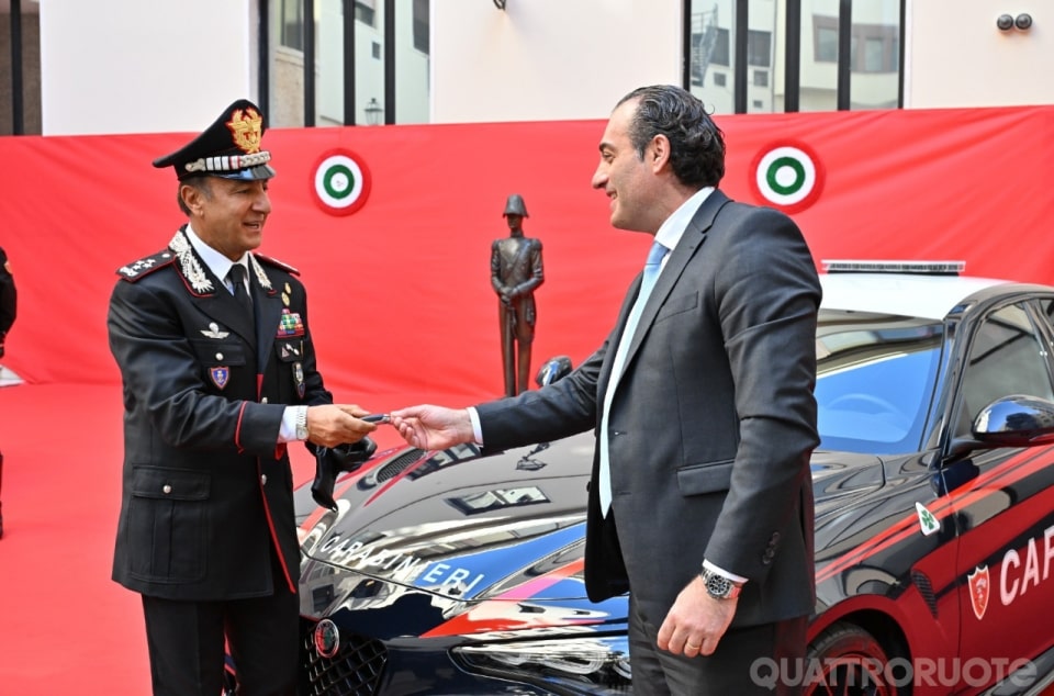 Una Maserati MCPura per i Carabinieri: il Tridente entra nell'Arma
