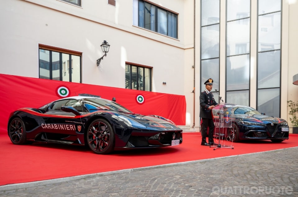 Una Maserati MCPura per i Carabinieri: il Tridente entra nell'Arma