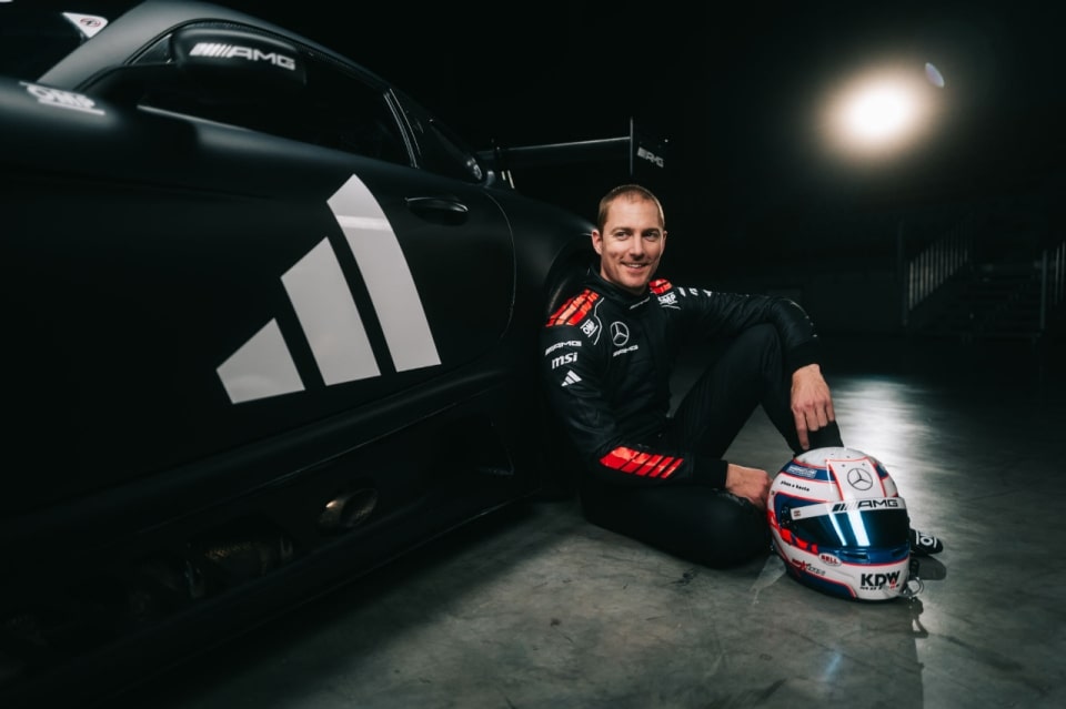 L'italiana Racing Force fornirà i caschi e l'abbigliamento da gara