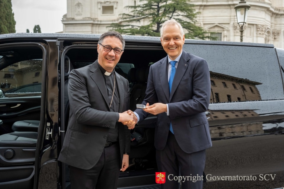 Il Vaticano accelera sull’elettrico: entrano in flotta i Mercedes-Benz eVito Tourer ed EQV