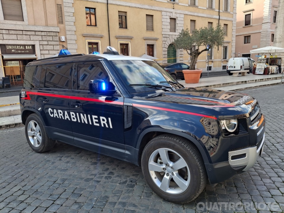 Carabinieri: arrivano 20 Defender blindate per le unità antiterrorismo