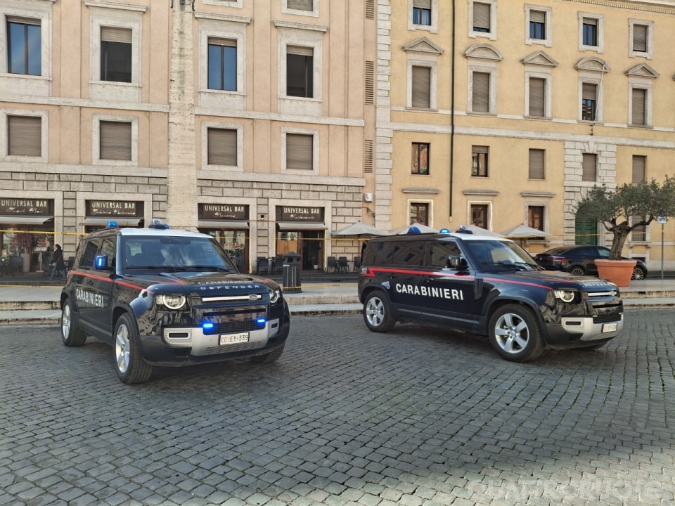 Carabinieri: arrivano 20 Defender blindate per le unità antiterrorismo