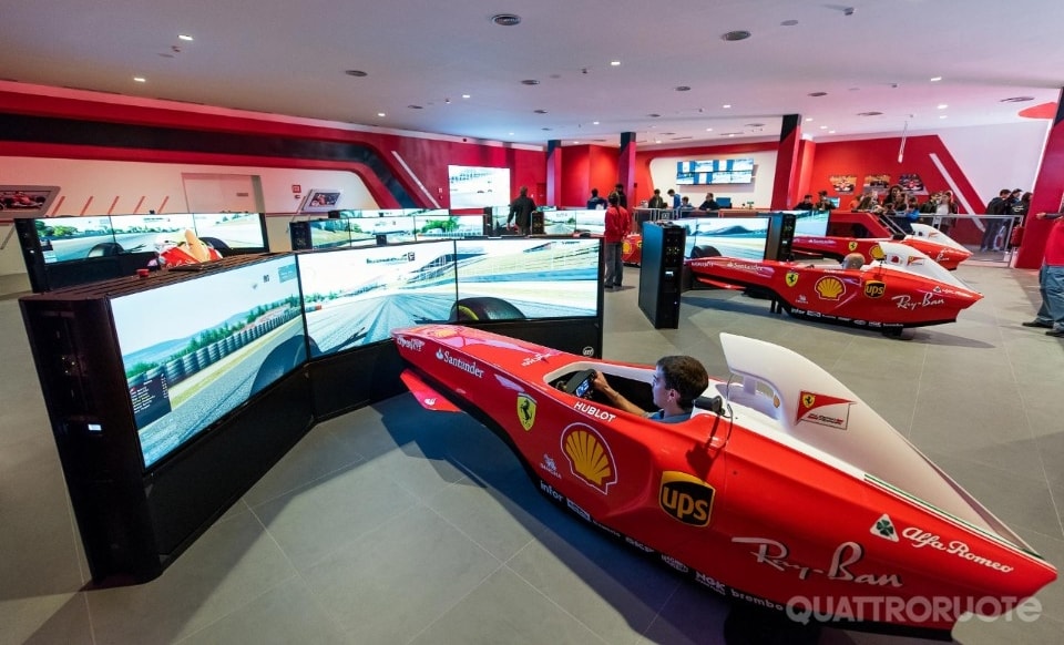 Ecco com'è la montagna russa che simula la F.1 - VIDEO