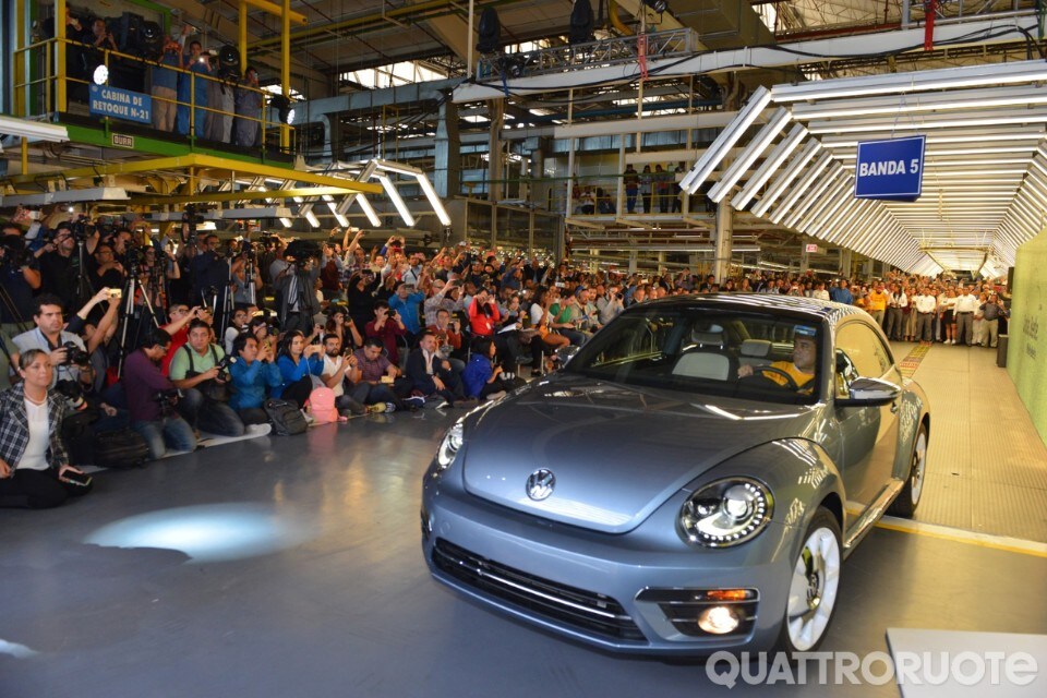 2019-Volkswagen-Beetle-01 2019-Volkswagen-Beetle-01