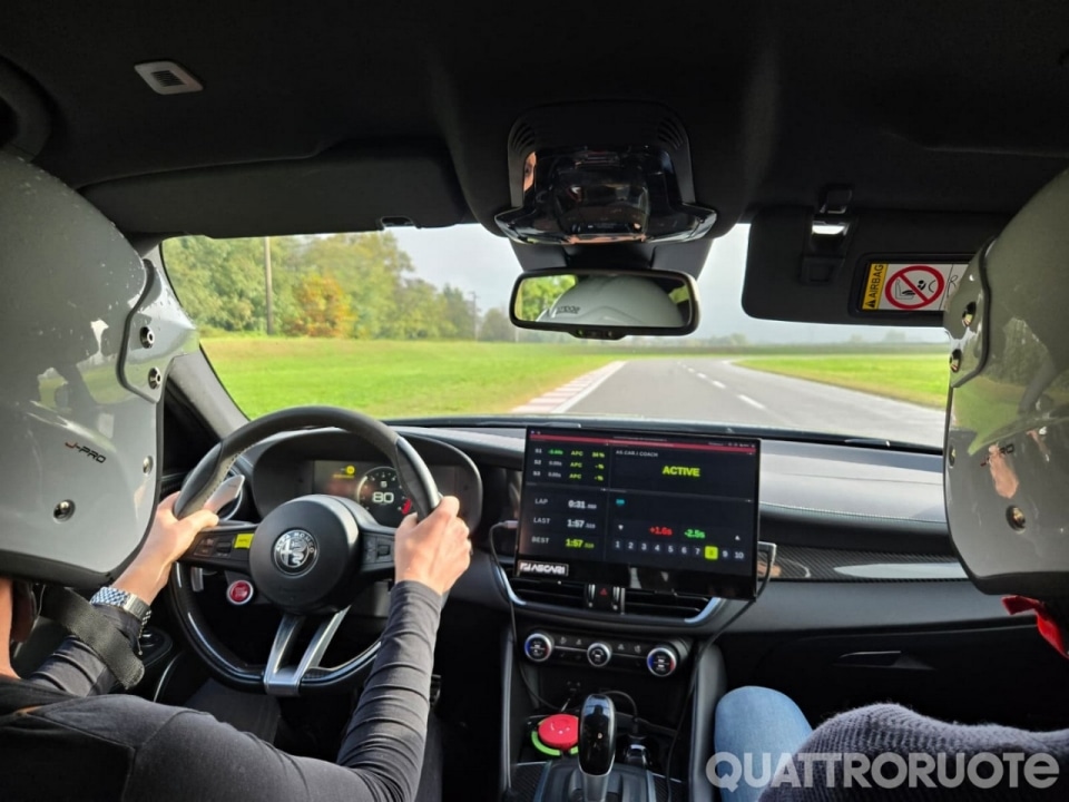 In pista con un istruttore virtuale