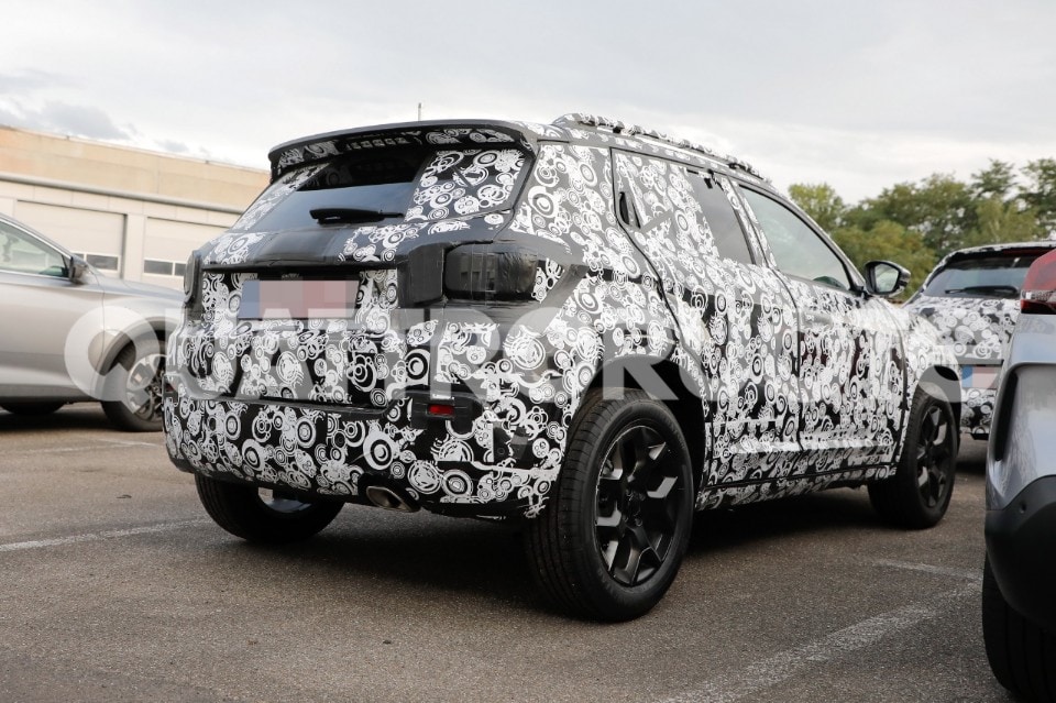 Primo sguardo agli interni della B-Suv