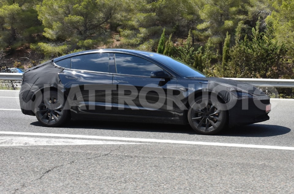 2023-Tesla-Model-3-restyling-002 2023-Tesla-Model-3-restyling-002