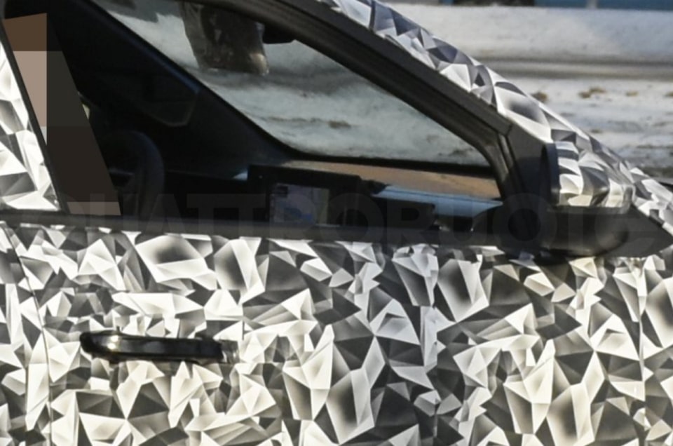 Nuova Fiat Fastback, ormai si vede tutto: la SUV‑coupé sarà al Salone di Parigi?