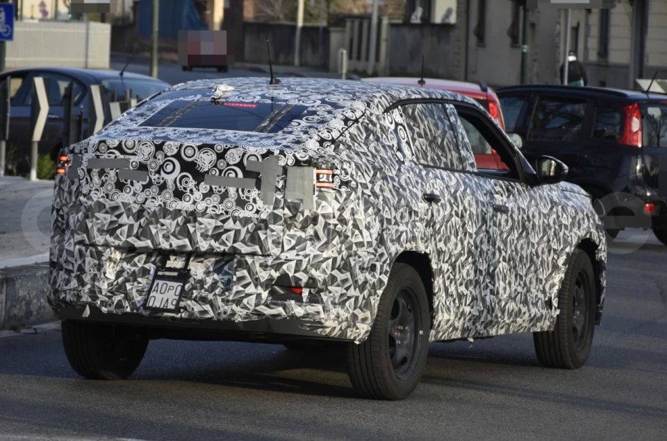 Nuova Fiat Fastback, ormai si vede tutto: la SUV‑coupé sarà al Salone di Parigi?