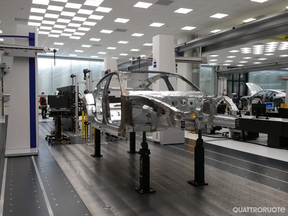 Inaugurata la fabbrica della Taycan