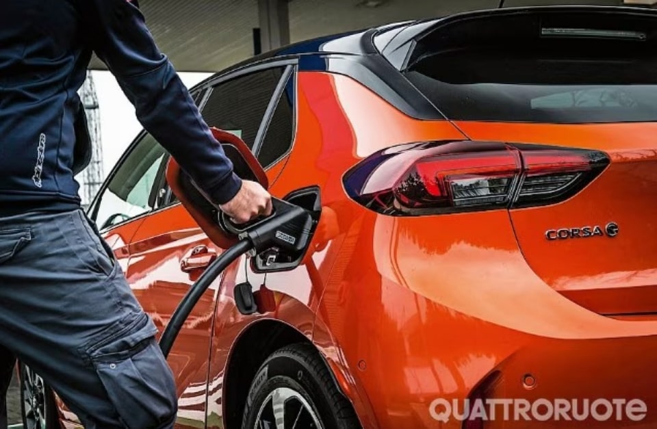 L’auto termica non è spacciata, anzi: ora "tira" più che nel 2024