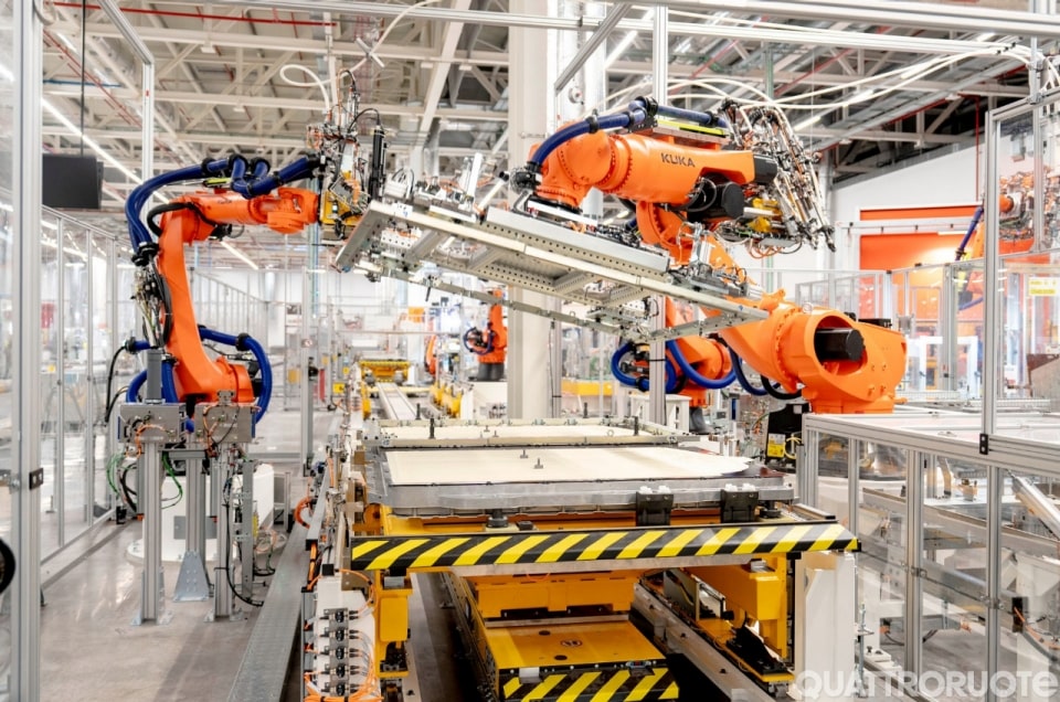 Volkswagen e Stellantis avvertono Bruxelles: per salvare l'auto servono etichette e incentivi