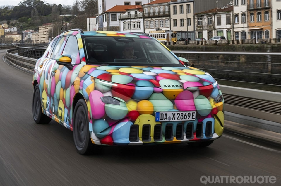 Skoda diventa un maxi produttore di batterie: 1.100 al giorno per il gruppo Volkswagen