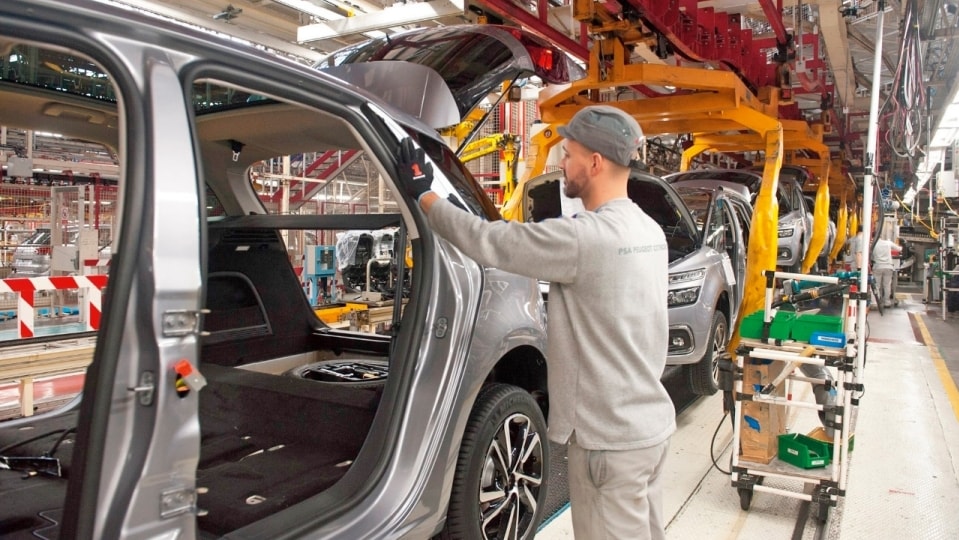 Italia ferma, Spagna di corsa: la ricetta di Madrid contro la crisi dell’auto