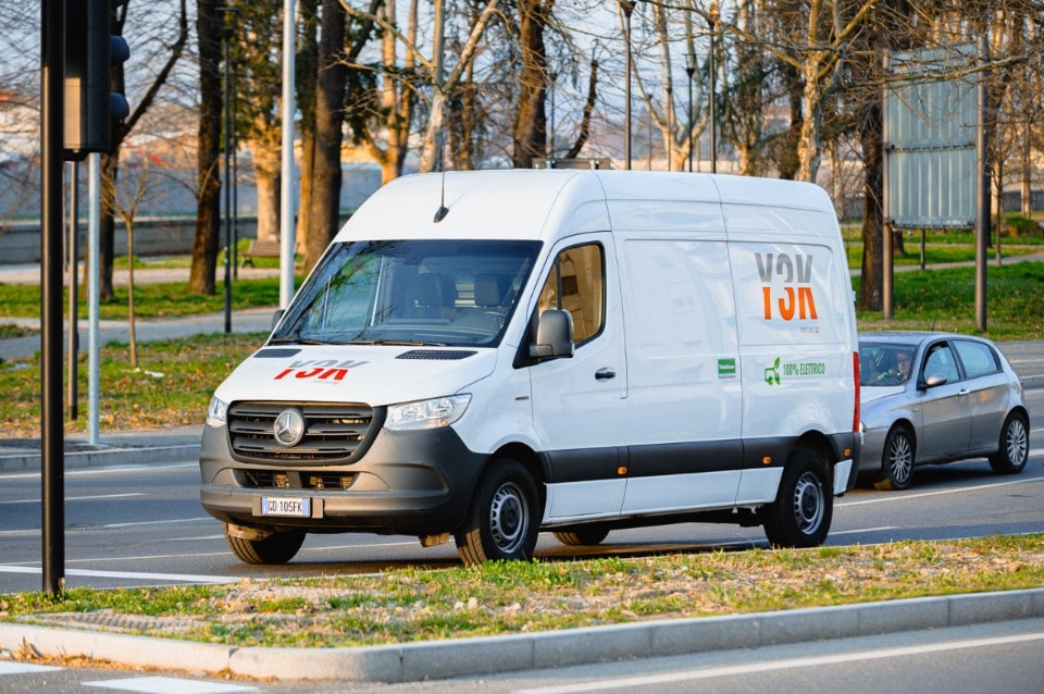 sprinter-full-electric-green-mercedes-benz-y3k- sprinter-full-electric-green-mercedes-benz-y3k-