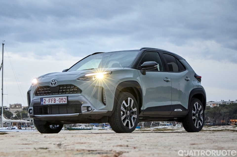 Clio, T‑Roc e 208: testa a testa per l’auto più venduta d’Europa ("ballano" solo 147 unità)