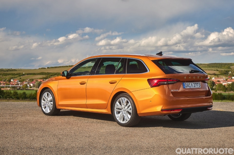 Clio, T‑Roc e 208: testa a testa per l’auto più venduta d’Europa ("ballano" solo 147 unità)