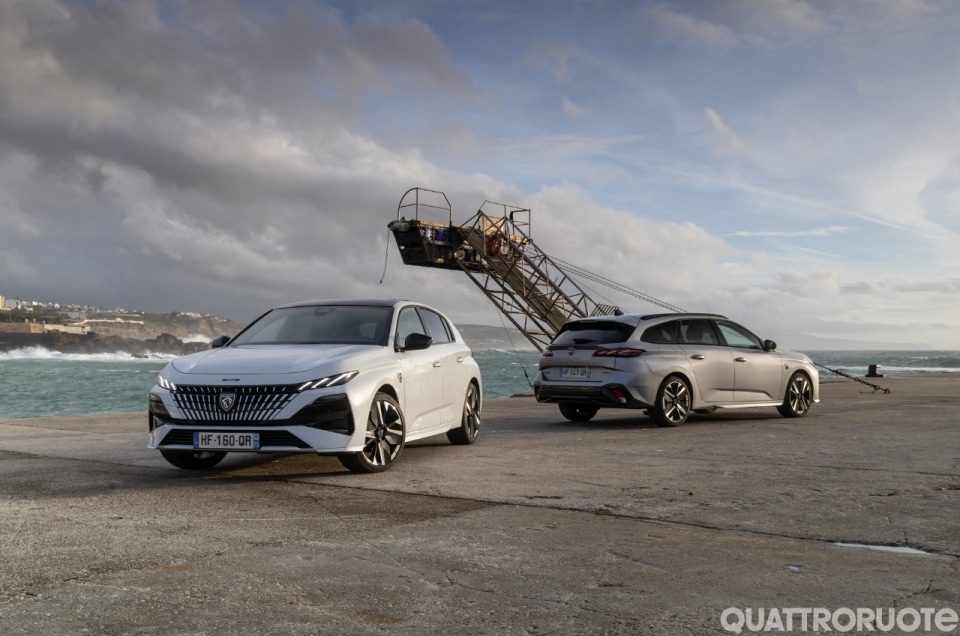 Peugeot 308 restyling: i prezzi e le caratteristiche dell'ibrida plug-in, berlina o station wagon