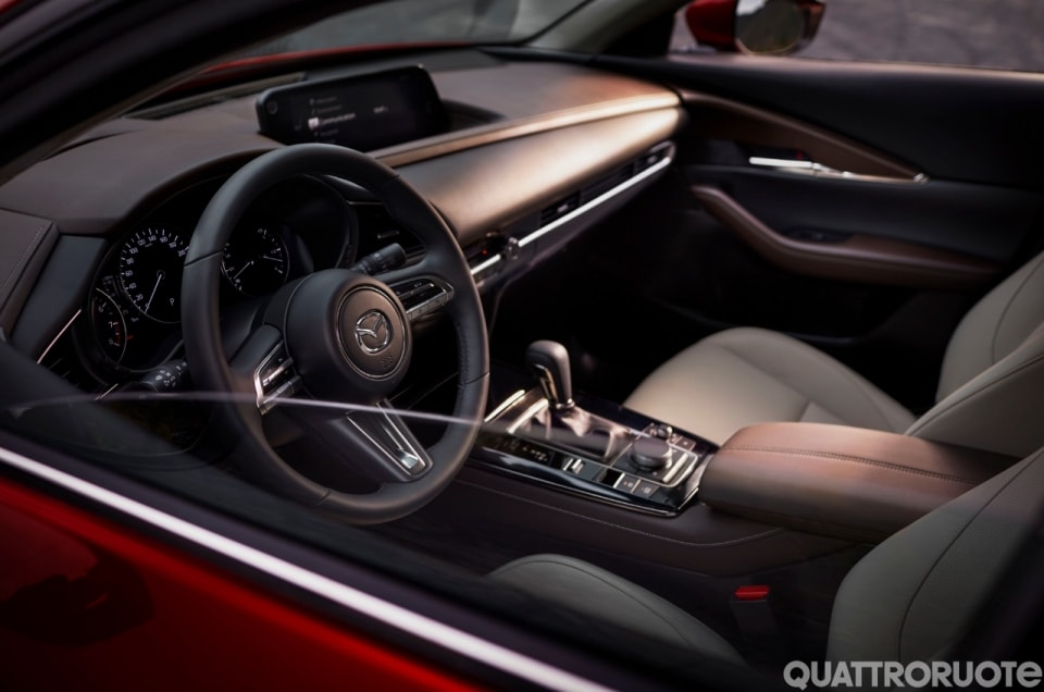 Dalla nuova CX‑5 al mito MX‑5: prezzi e caratteristiche di tutta la gamma Mazda in Italia