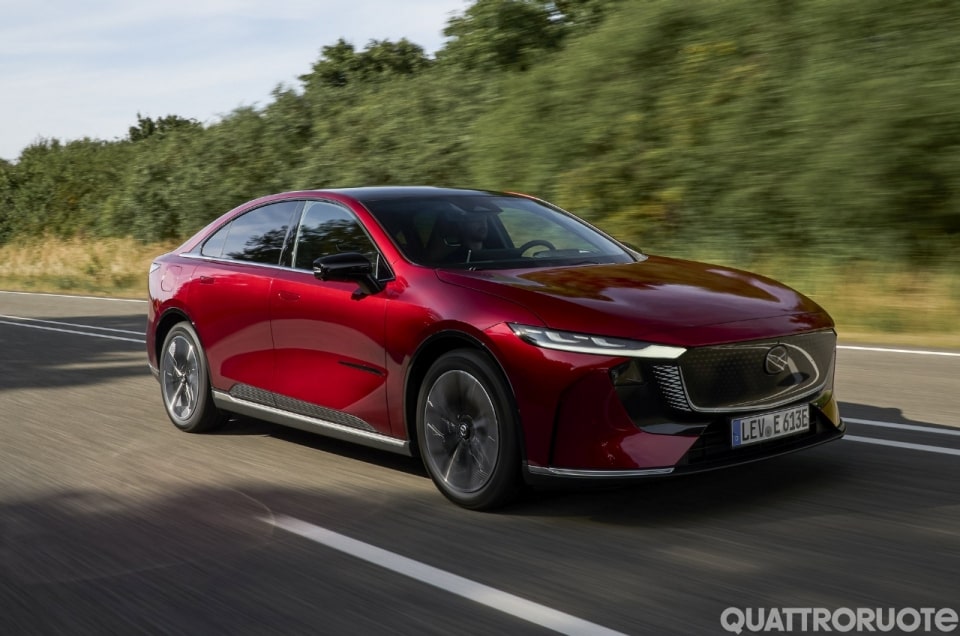 Dalla nuova CX‑5 al mito MX‑5: prezzi e caratteristiche di tutta la gamma Mazda in Italia