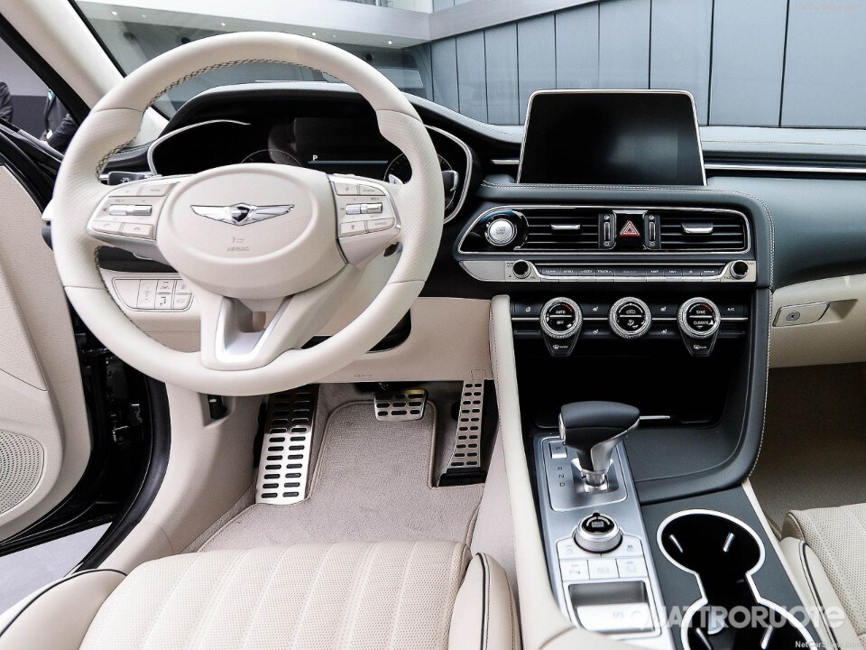 2017-Genesis-G70-04b 2017-Genesis-G70-04b