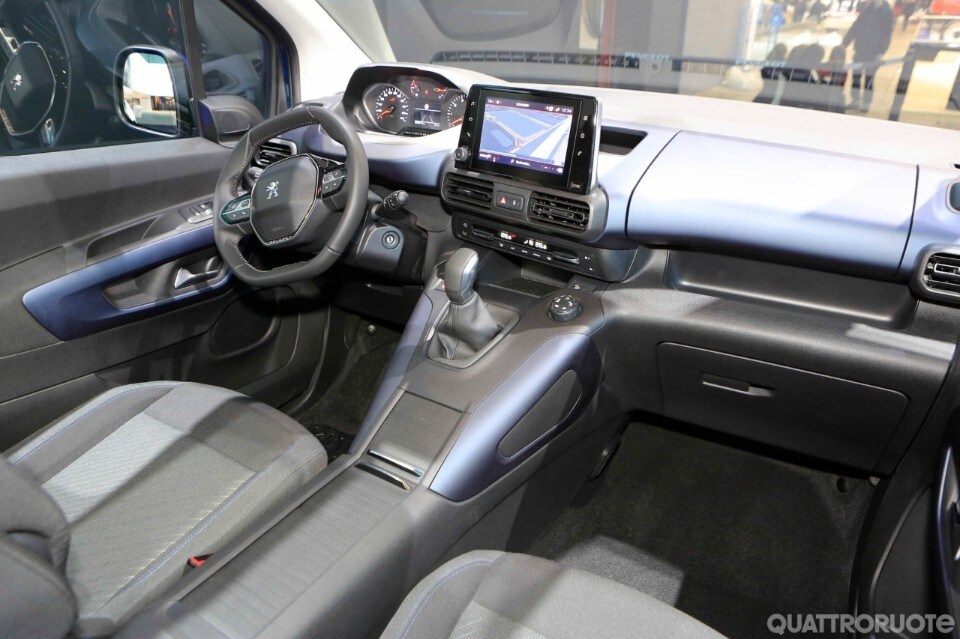 La multispazio punta su uno stile da Suv - VIDEO