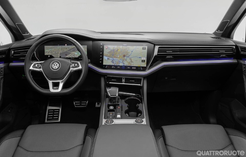 2018-Volkswagen-Touareg-10 2018-Volkswagen-Touareg-10