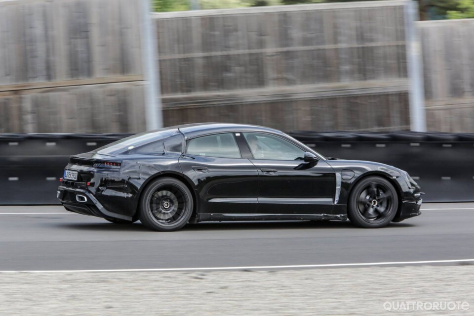 Mark Webber prova l'elettrica - VIDEO