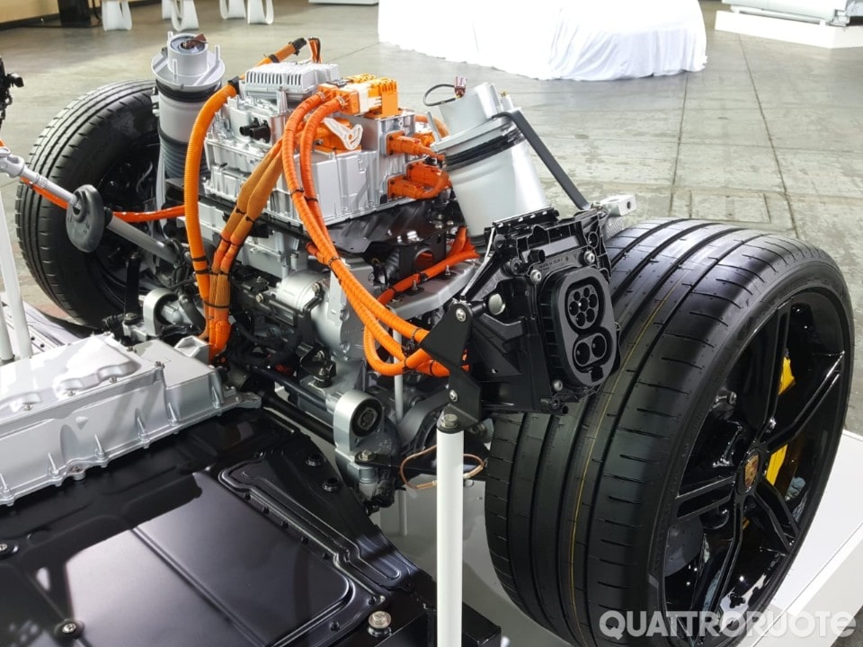 2019-Porsche-Taycan-51 2019-Porsche-Taycan-51