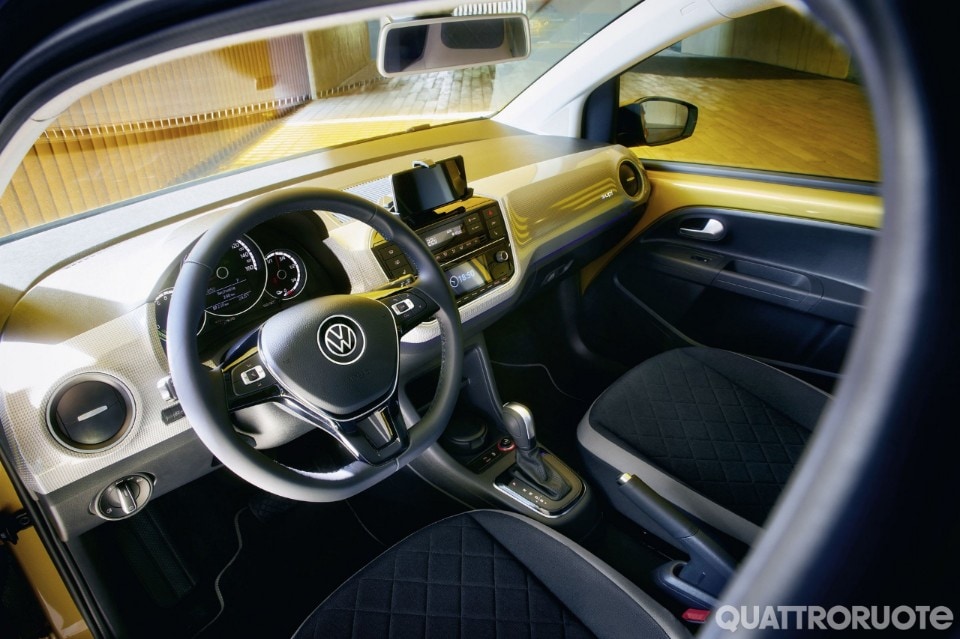 2019-Volkswagen-e-up-04 2019-Volkswagen-e-up-04