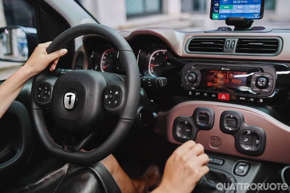 2019-Fiat-Panda-Trussardi-04 2019-Fiat-Panda-Trussardi-04