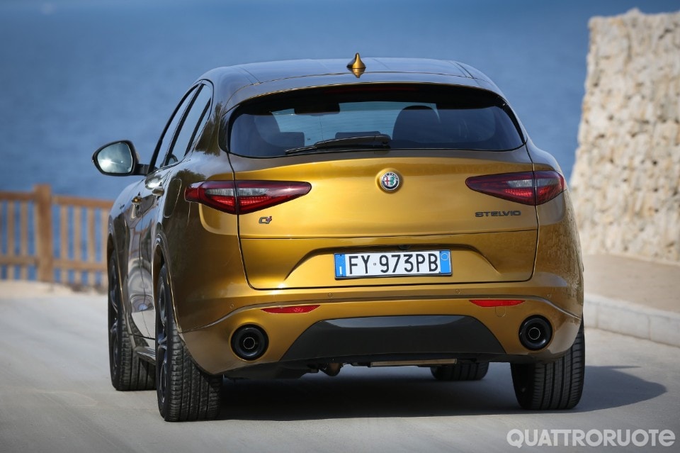 2019-Alfa-Romeo-Stelvio-02 2019-Alfa-Romeo-Stelvio-02