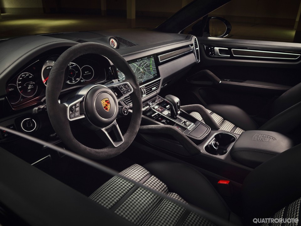 2020-porsche-cayenne-gts-04 2020-porsche-cayenne-gts-04