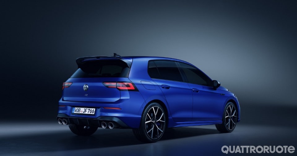 320 CV e Drift mode per la nuova R