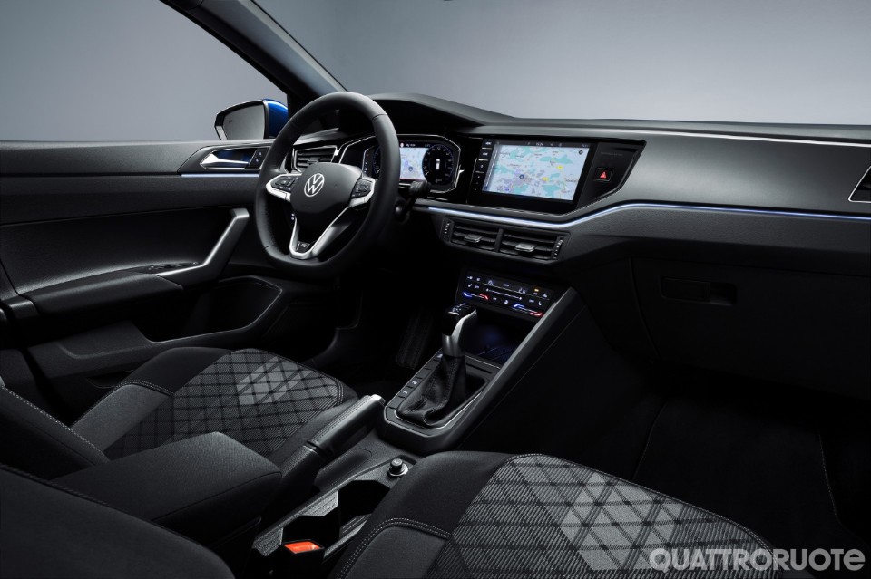 2021-Volkswagen-Polo-R-Line-09 2021-Volkswagen-Polo-R-Line-09