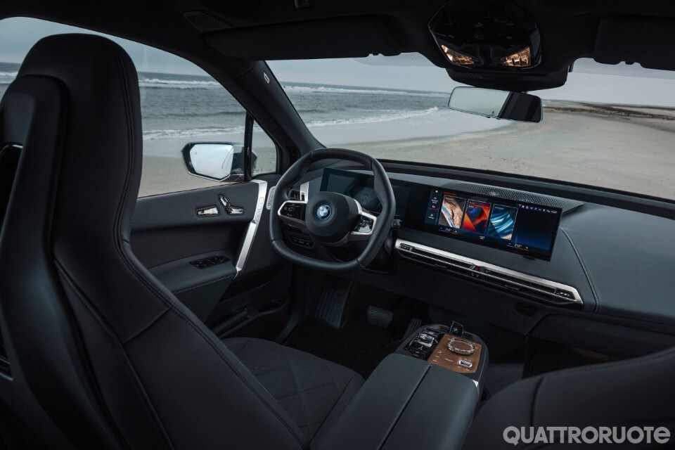 2022-BMW-iX-M60-04 2022-BMW-iX-M60-04