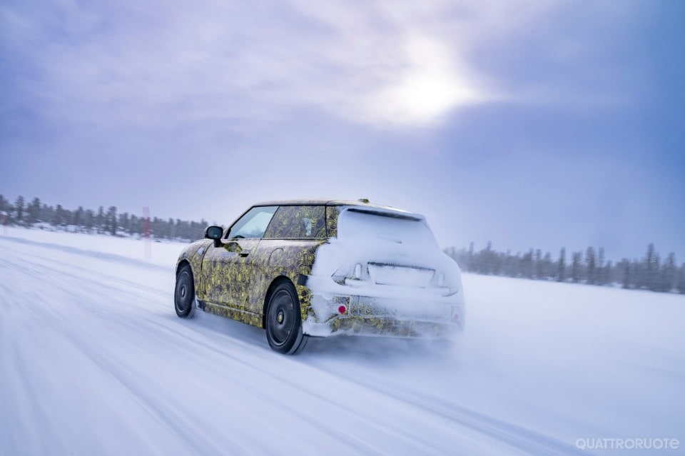2022-nuova-mini-tre-porte-03 2022-nuova-mini-tre-porte-03