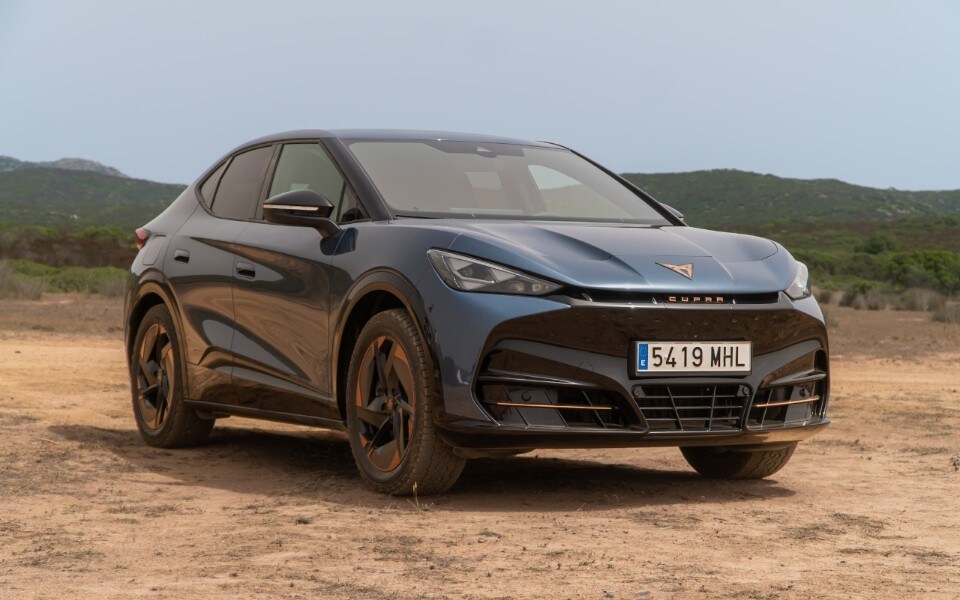 Tavascan, la Suv-coupé elettrizza la Sardegna