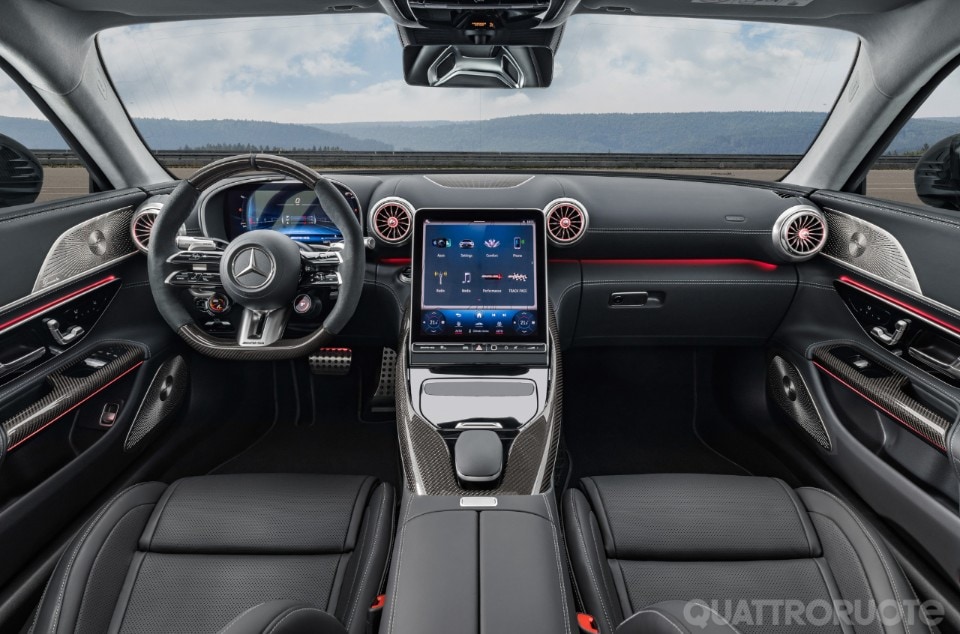 La AMG GT diventa una 2+2