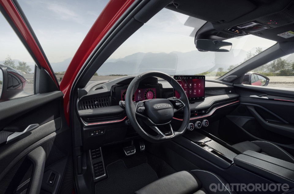 2024-Skoda-Superb-Sportline-003 2024-Skoda-Superb-Sportline-003